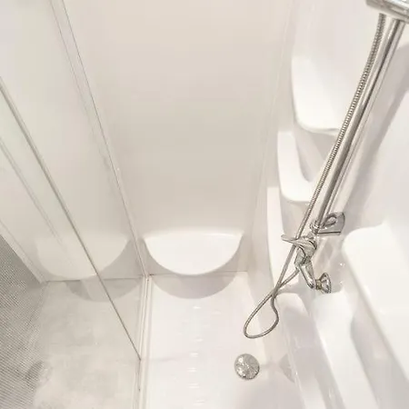 Lovely One Bedroom Martinez *